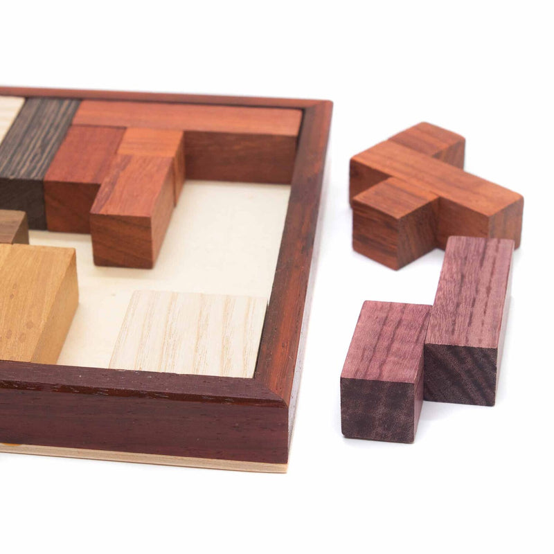 Le Tangram Montessori Lila-Holz